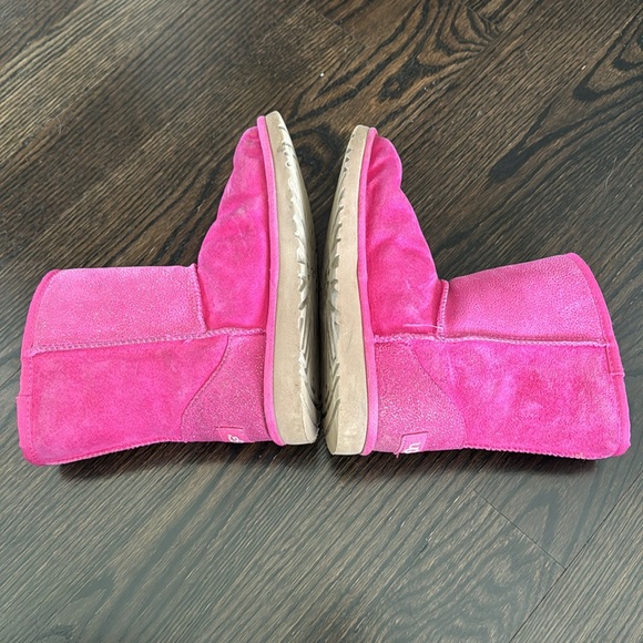 Hot pink size 5 UGGs, EUC! - Picture 5 of 9